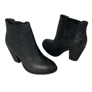 ALDO Western Snake Pattern Ankle Boots Black Genuine Leather Pull-On Size 6